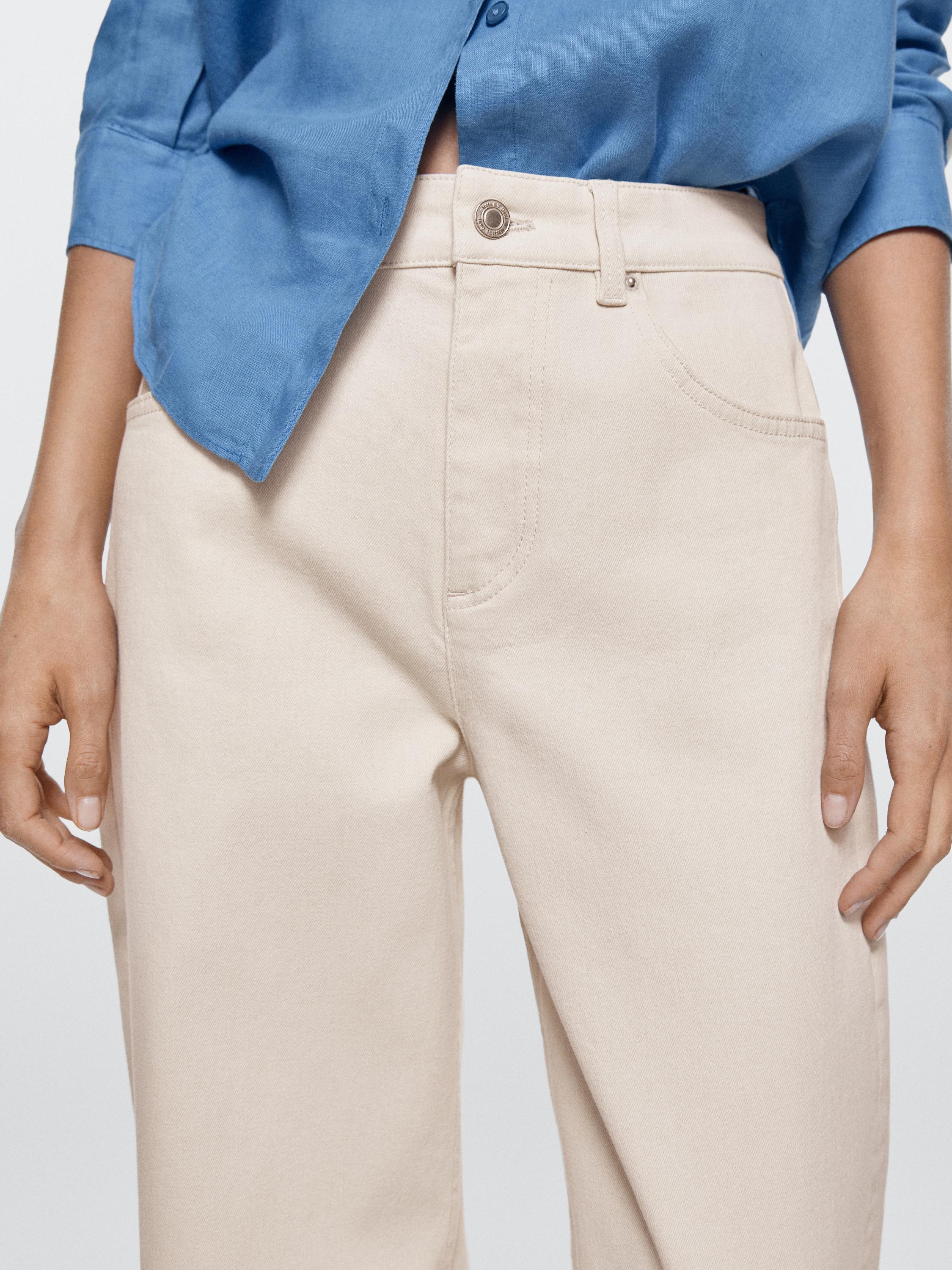 Straight-leg jeans with turn-up hems